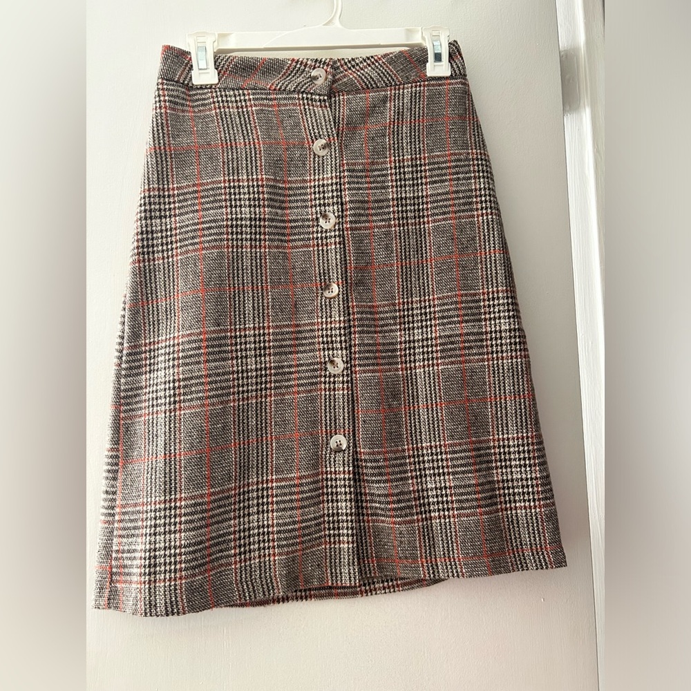 Button-Front Plaid Mini Skirt in Black and Tan